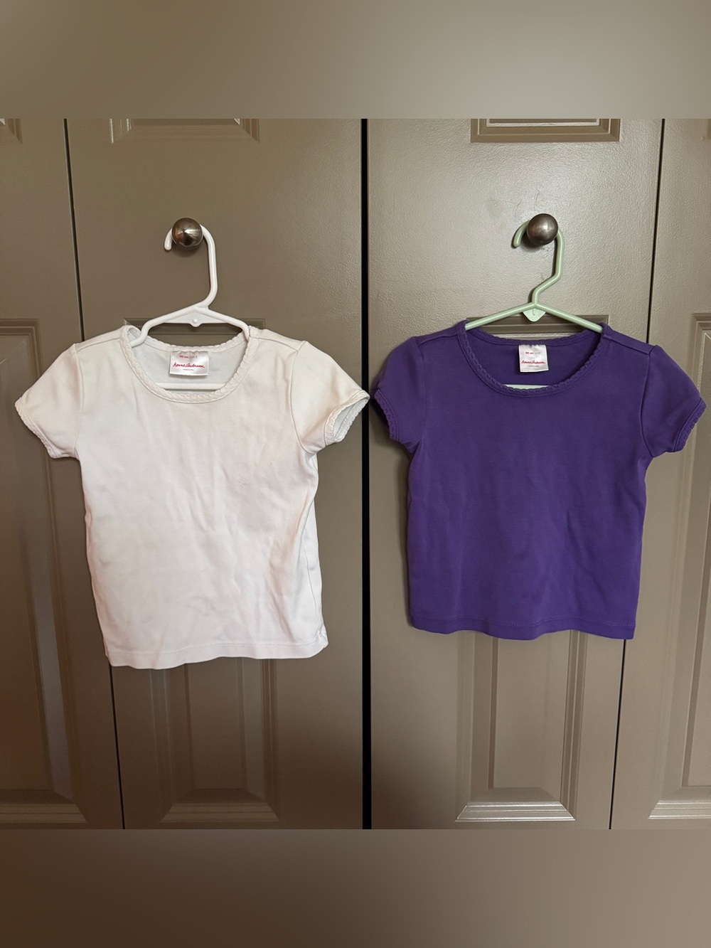 Hanna Andersson Short Sleeve Tees in Purple and White